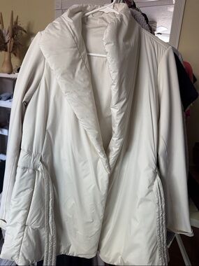 This is no LEMON...it's the chefs kiss of LuLU Womens Cream Shawl Collar